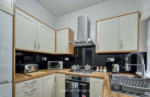 Manchester House | Parkhill Ave M8 Book Now & Save 20% Free Parking