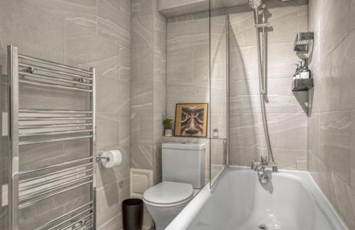 Bethnal Green Apartment | Parkside 3 Bed Apartment Hackney