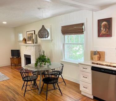 Manito House | Parkside Bungalow steps away from Manito Park