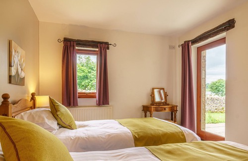 High Bentham Cottage | Parkside Cottage - a cottage that sleeps 6 guests in 3 bedrooms