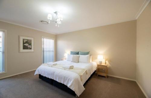 Dubbo House | Parkside Getaway - Pool, Family Entertainer
