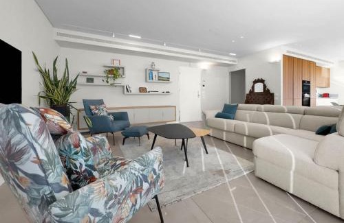 Tel Aviv Apartment | Parkside Luxe with Skyline Views