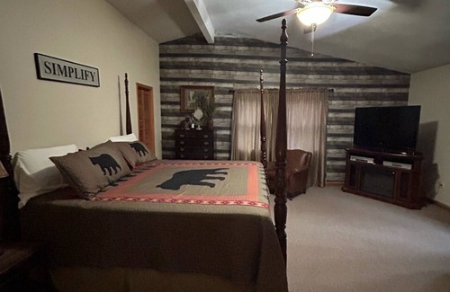 Maggie Valley Cabin | Parkway Creek - Creekside - Game Room - Sleeps 14 - Private - ATV Riding - Wifi