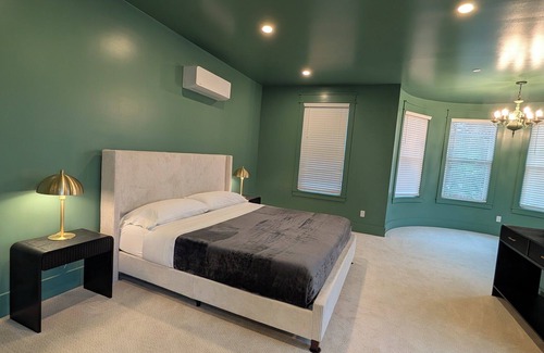 Goshen Bed & Breakfast | Parkway House Goshen Bed & Breakfast-Suite #2 - Boutique Style Family Friendly