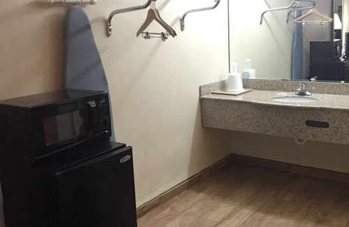 Morristown Hotel | Parkway Inn