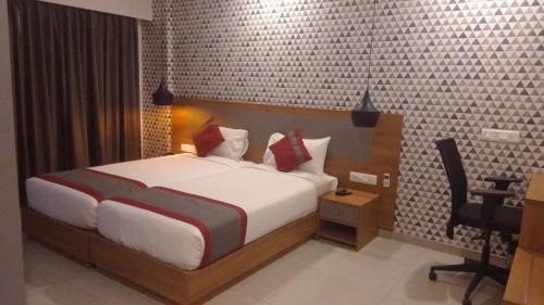 Kadubeesanahalli Hotel | Parkwood Suites Kadubeesanahalli-Fully Vaccinated Staff