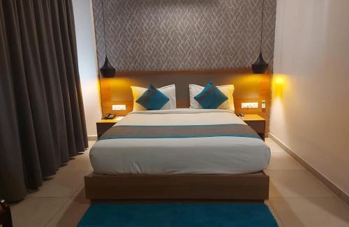 Kadubeesanahalli Hotel | Parkwood Suites Kadubeesanahalli-Fully Vaccinated Staff