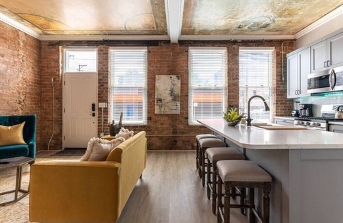 Over-the-Rhine Apartment | PARLOR: Explore OTR/DT: Restored 1894 Italianate