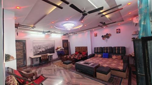 Allahabad Apartment | Parmanand Niwas Homestay