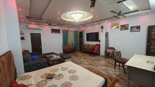 Allahabad Apartment | Parmanand Niwas Homestay