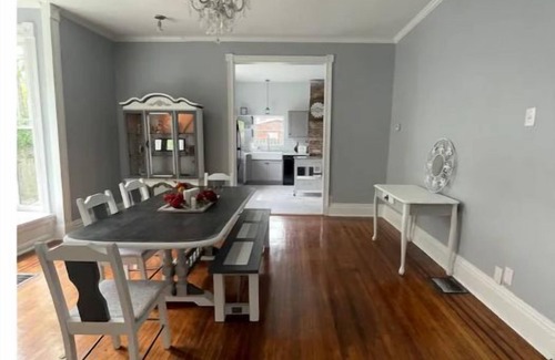 Shelbyville House | Parris on Main - Perfect for downtown Shelbyville, Bourbon Trail, and the Derby