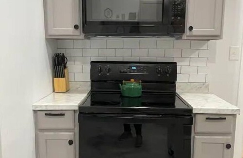 Shelbyville House | Parris on Main - Perfect for downtown Shelbyville, Bourbon Trail, and the Derby