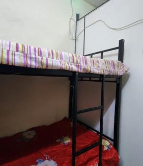 Al Muraqqabat Apartment | Partition Men bed Space