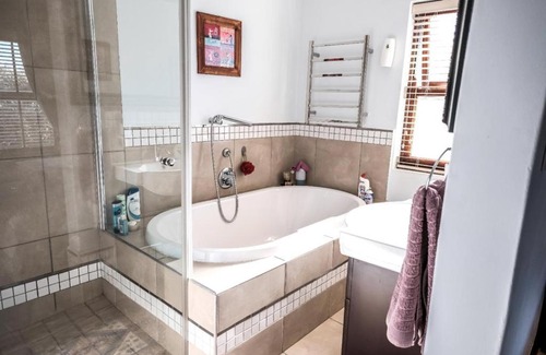 Vredefort House | Parys, Vaal de Grace