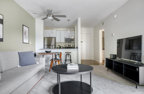 Pasadena Apartment | Pasadena 1BR w gym pool nr Colorado Ave LAX-861