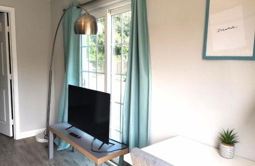 East Pasadena House | Pasadena suite with private entrance