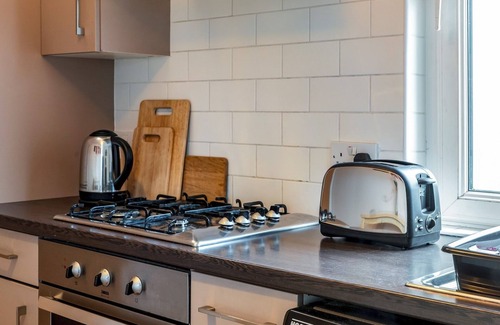 Belfast Apartment | Pass the Keys | 1Bed Flat in Historical Belfast Close to Centre