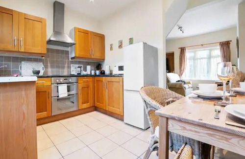 Heworth House | Pass the Keys | 55 Heworth Village · Wonderfully Cosy Family Home in York