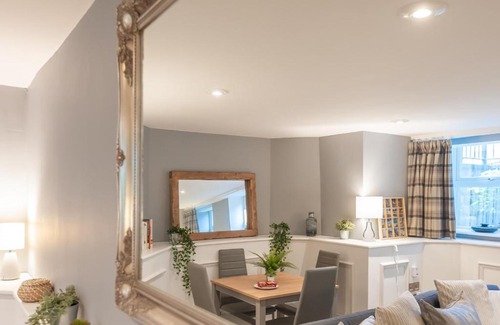 Chapeltown Apartment | Pass the Keys A Hidden Gem - Summer Bliss near Roundhay Park