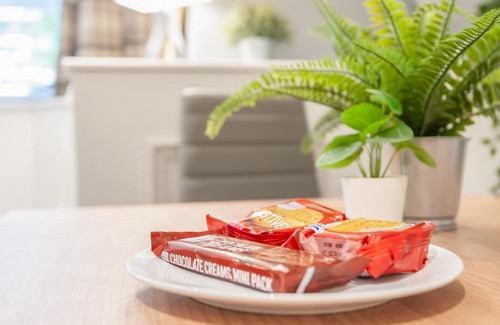 Chapeltown Apartment | Pass the Keys A Hidden Gem - Summer Bliss near Roundhay Park