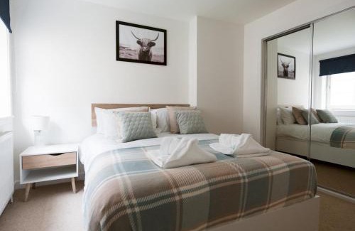 Kelvinbridge House | Pass the Keys Beautiful Unique 3Bed Mews Cottage House