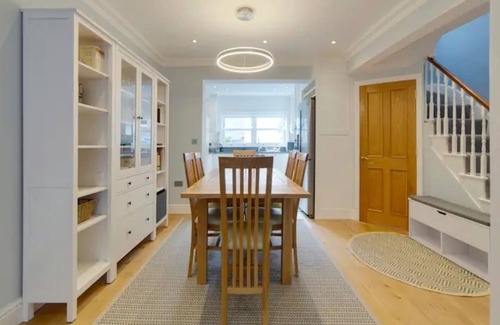 Cambridge City Centre House | Pass the Keys | Centrally located modern and spacious 3 Bed terrace