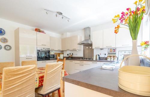 Chilham House | Pass the Keys Cheerful 2-Bedroom house with Private parking