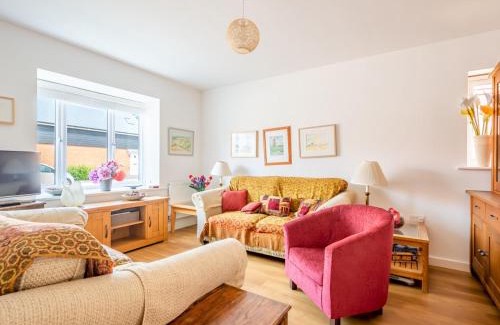 Chilham House | Pass the Keys Cheerful 2-Bedroom house with Private parking