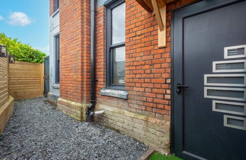 Petham Apartment | Pass the Keys | Church View a Tranquil Space for Two