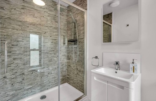 Petham Apartment | Pass the Keys | Church View a Tranquil Space for Two