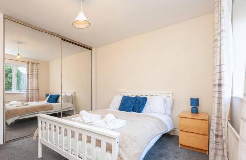Beeston Apartment | Pass the Keys Cosy Haven next to White Rose Shopping Centre