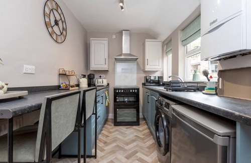 Staindrop House | Pass the Keys | Foxglove Cottage – Cosy Countryside Retreat