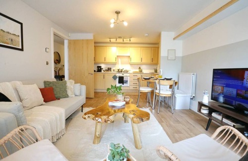 Manchester Apartment | Pass the Keys | Free Parking X2 Walk To Man City & Manchester