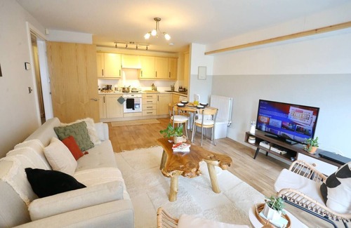 Manchester Apartment | Pass the Keys | Free Parking X2 Walk To Man City & Manchester