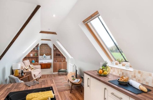 Little Missenden Apartment | Pass the Keys | Tranquil Chilterns Farm Hideaway