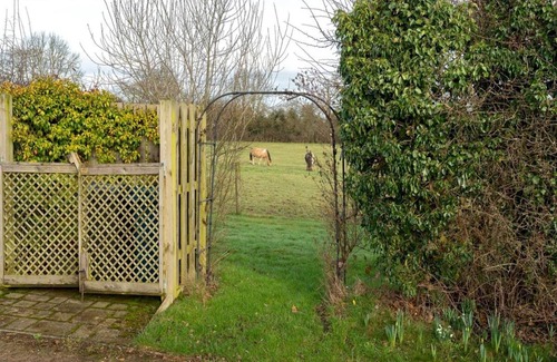 Little Missenden Apartment | Pass the Keys | Tranquil Chilterns Farm Hideaway