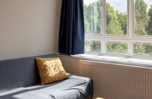 Brondesbury Apartment | Pass the Keys | Kilburn Cosy Apartment
