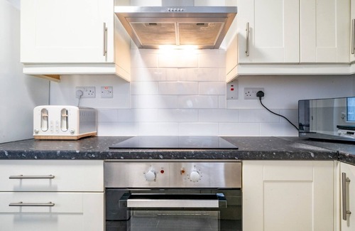 New Lodge House | Pass the Keys | McCracken's Townhouse - 10 Min Walk to City Centre