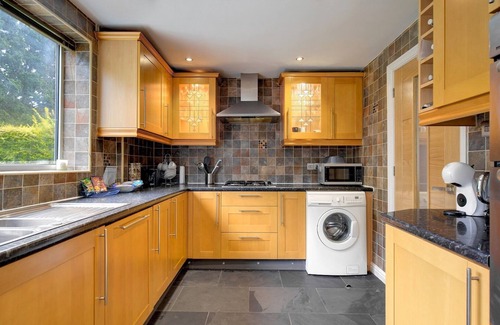 Cheadle House | Pass the Keys | Modern Comfortable Home with parking