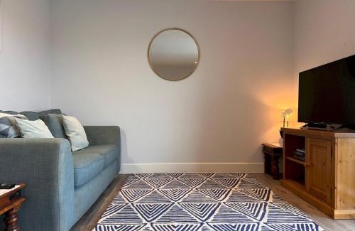 Hartwell Apartment | Pass the Keys Modern Penthouse Style Apartment in Haddenham