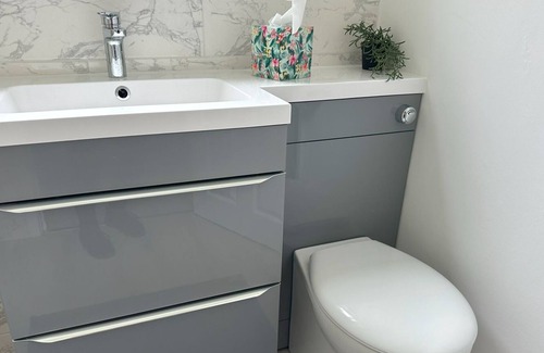 Watford House | Pass the Keys | Modern Spacious 2 Bed Flat in Central Watford