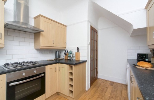 Holyhead House | Pass the Keys | Spacious Property Near to Marina