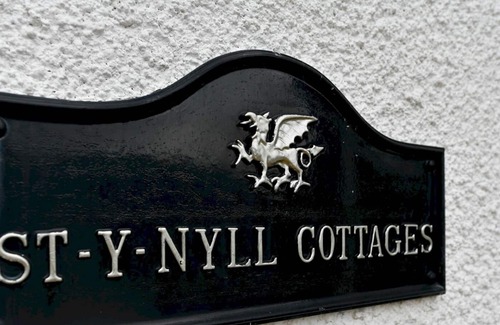 Nantgarw House | Pass the Keys | Spacious 5 bedroom home in beautiful location