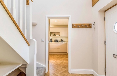 West Wittering House | Pass the Keys | Stylish and fresh 4 bed beach house with garden