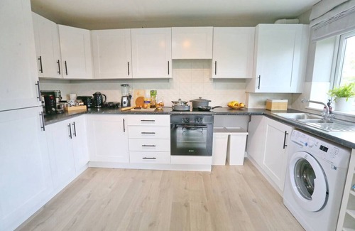 Manchester Apartment | Pass the Keys | Stylish Flat With Parking Close To Coop Arena