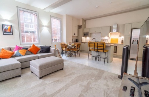 Nottingham City Centre Apartment | Pass the Keys | Super Luxurious 2 bedroom Lace Market Apartment