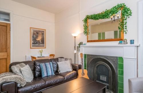West End Apartment | Pass the Keys Superb 1 Bed Flat in Traditional Victorian Building