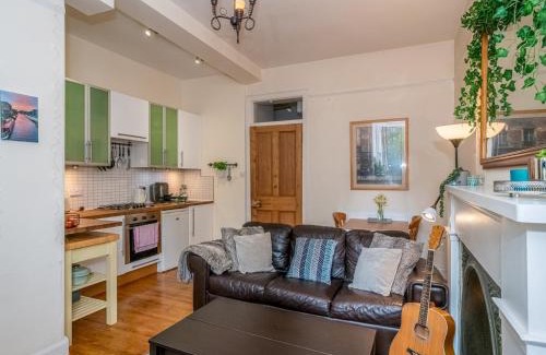West End Apartment | Pass the Keys Superb 1 Bed Flat in Traditional Victorian Building