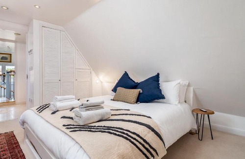 Hartwell House | Pass the Keys The Sculptors Cottage