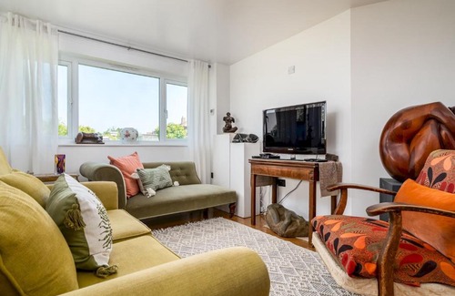 Hartwell House | Pass the Keys The Sculptors Cottage